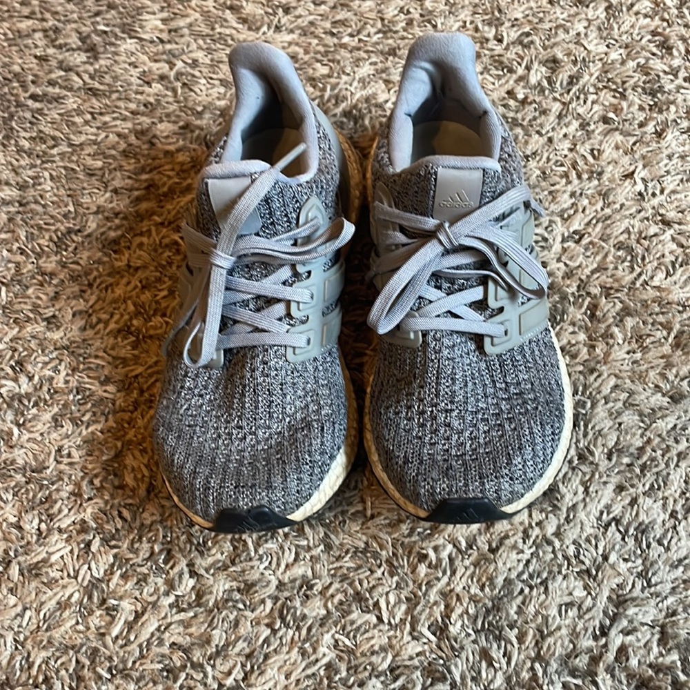 Adidas Ultra Boost - Picture 2 of 5